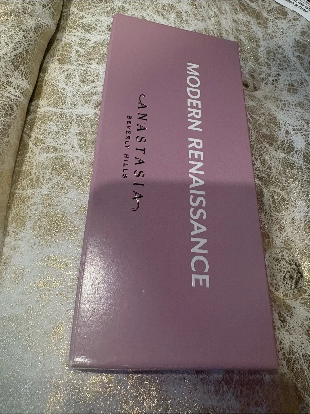 Anastasia Beverly Hills new box
